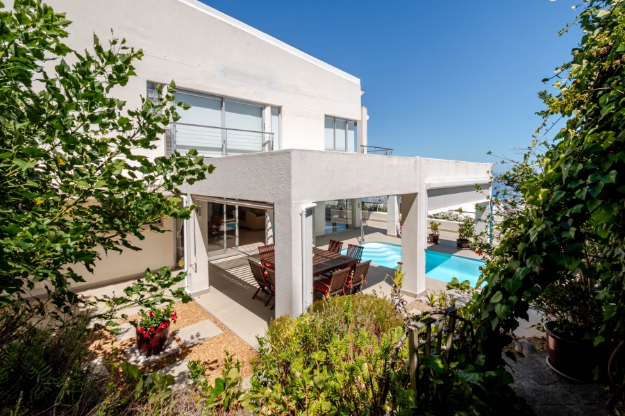 3 Bedroom Property for Sale in Sea Point Western Cape